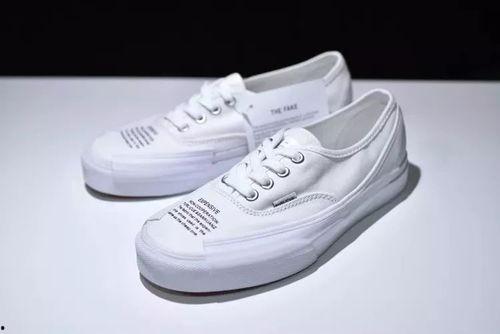 王思聪穿国产鞋视频,时尚潮流新风向